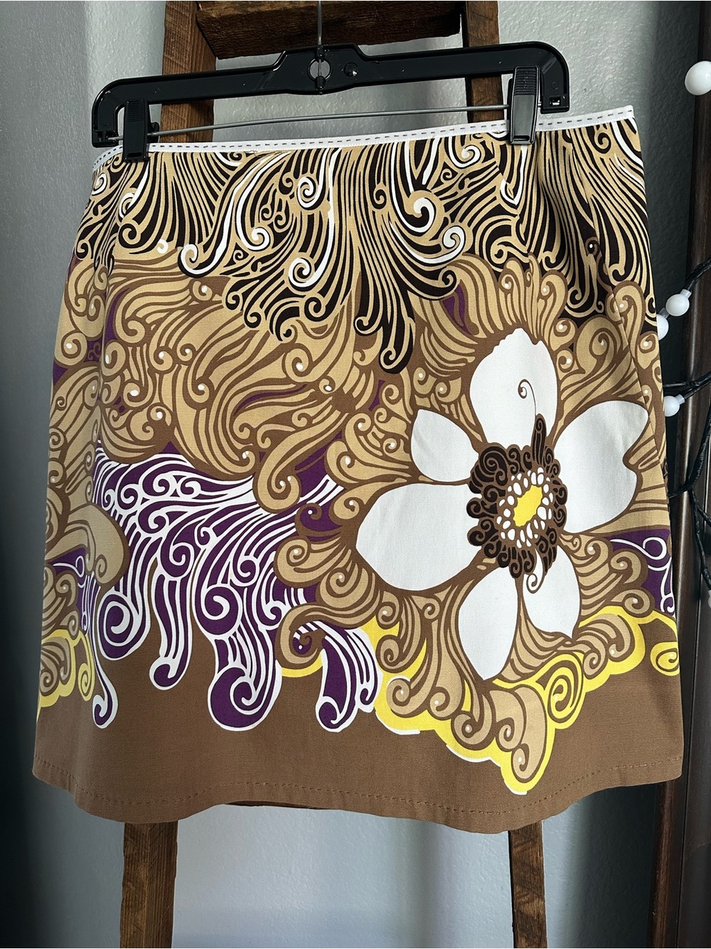 Elie Tahari Floral Mini Skirt, size large - Picture 3 of 15